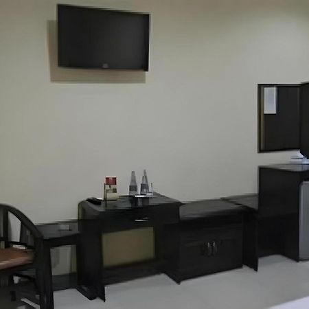 Hotel Khalista Purwakarta Kültér fotó