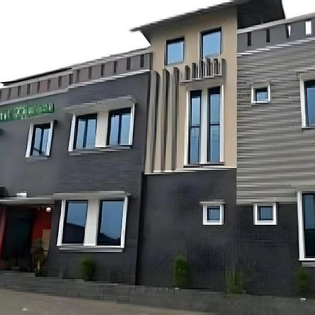 Hotel Khalista Purwakarta Kültér fotó
