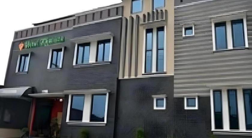 Hotel Khalista Purwakarta Kültér fotó