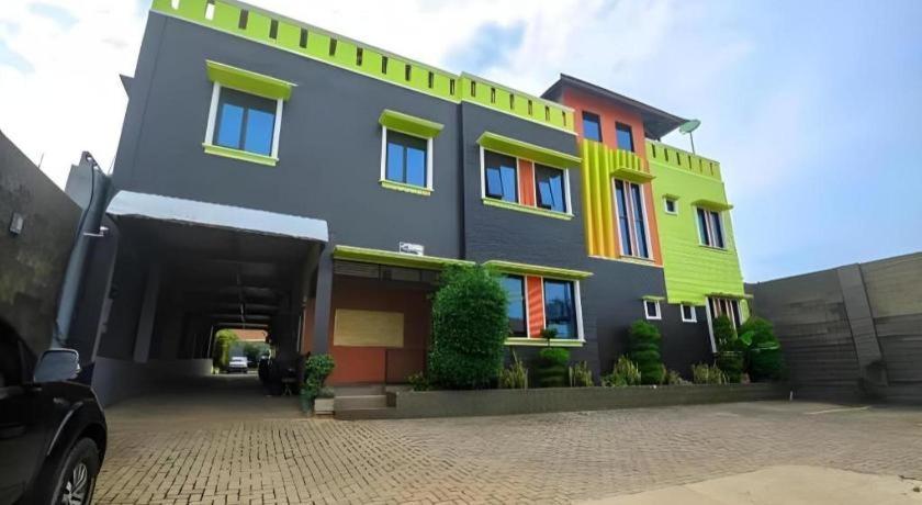 Hotel Khalista Purwakarta Kültér fotó