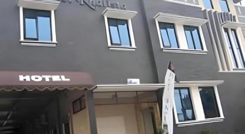 Hotel Khalista Purwakarta Kültér fotó