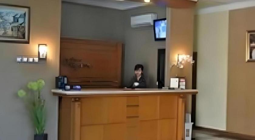Hotel Khalista Purwakarta Kültér fotó