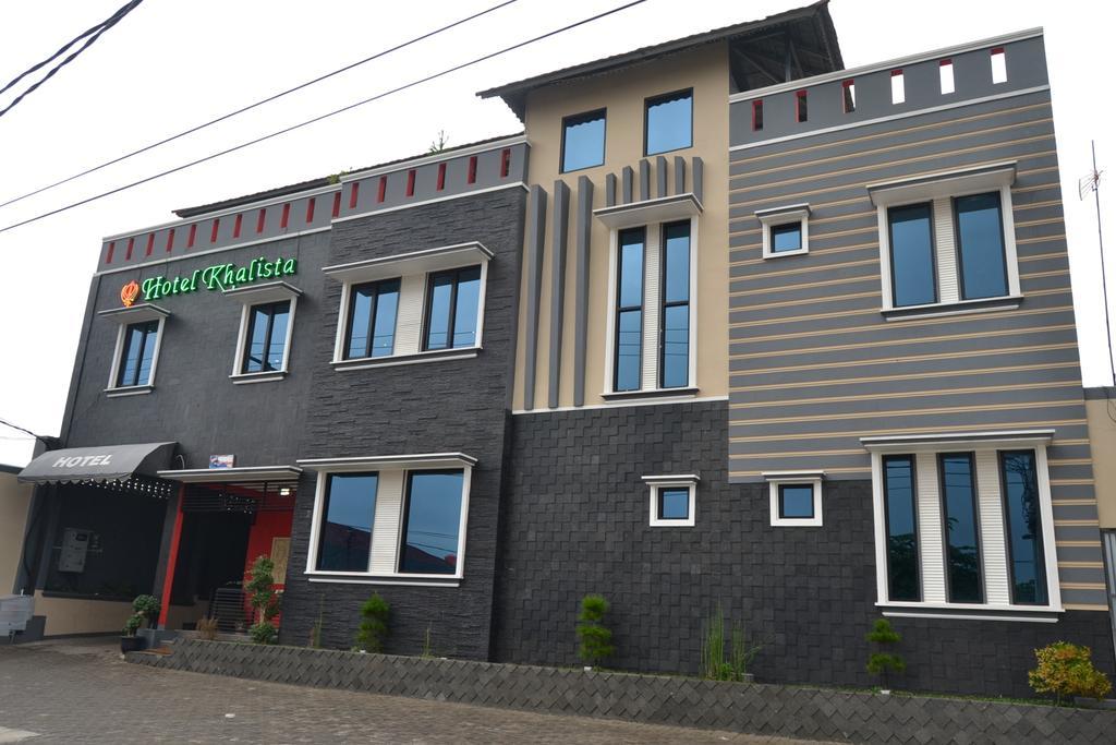 Hotel Khalista Purwakarta Kültér fotó